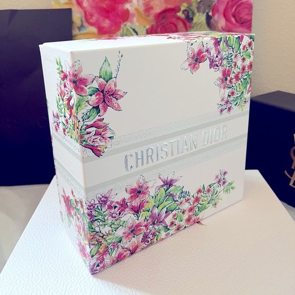 Dior Handbags - Dior limited edition floral box (only) - 8x8